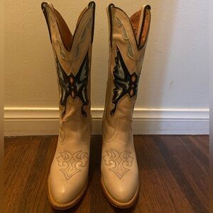 Miss Capezio butterfly cowboy boots women’s size 9 made from pigskin.